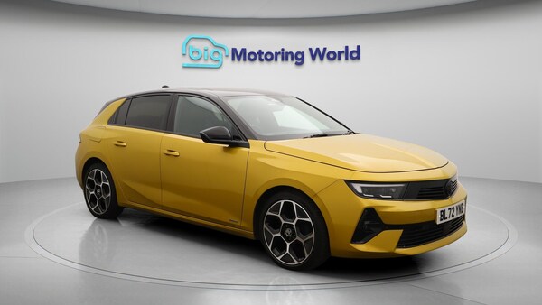 Used Vauxhall Astra 2022 for sale - 76306522: Photo 2