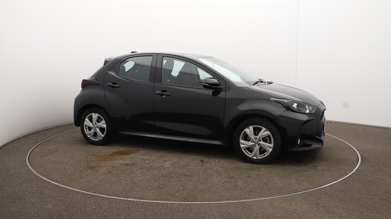 Used Toyota Yaris 2024 for sale - 75838770: Photo 47