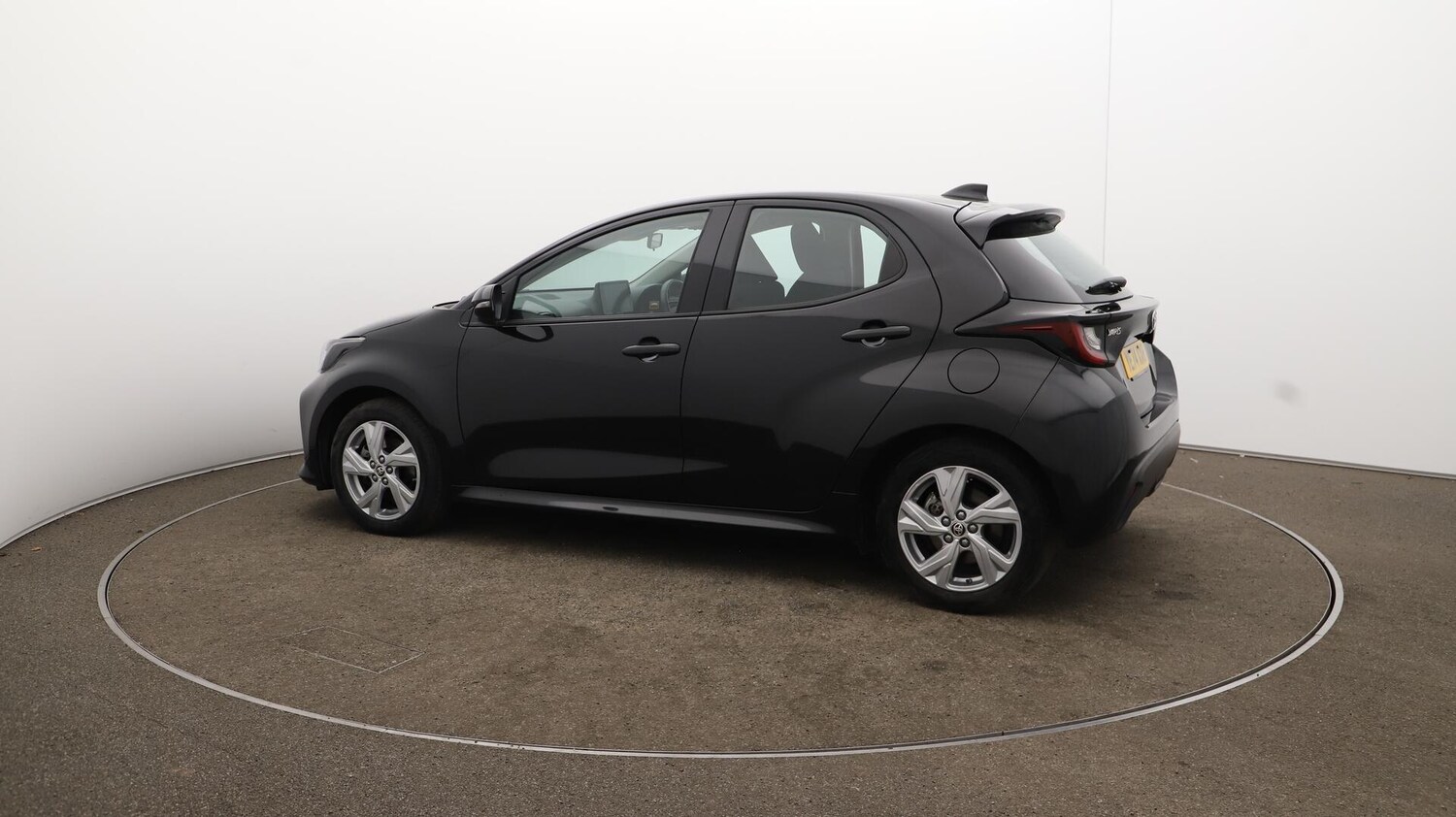 Used Toyota Yaris 2024 for sale - 75838770: Photo 48