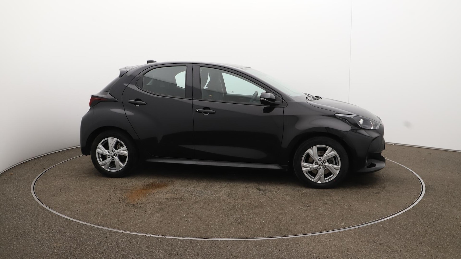 Used Toyota Yaris 2024 for sale - 75838770: Photo 49