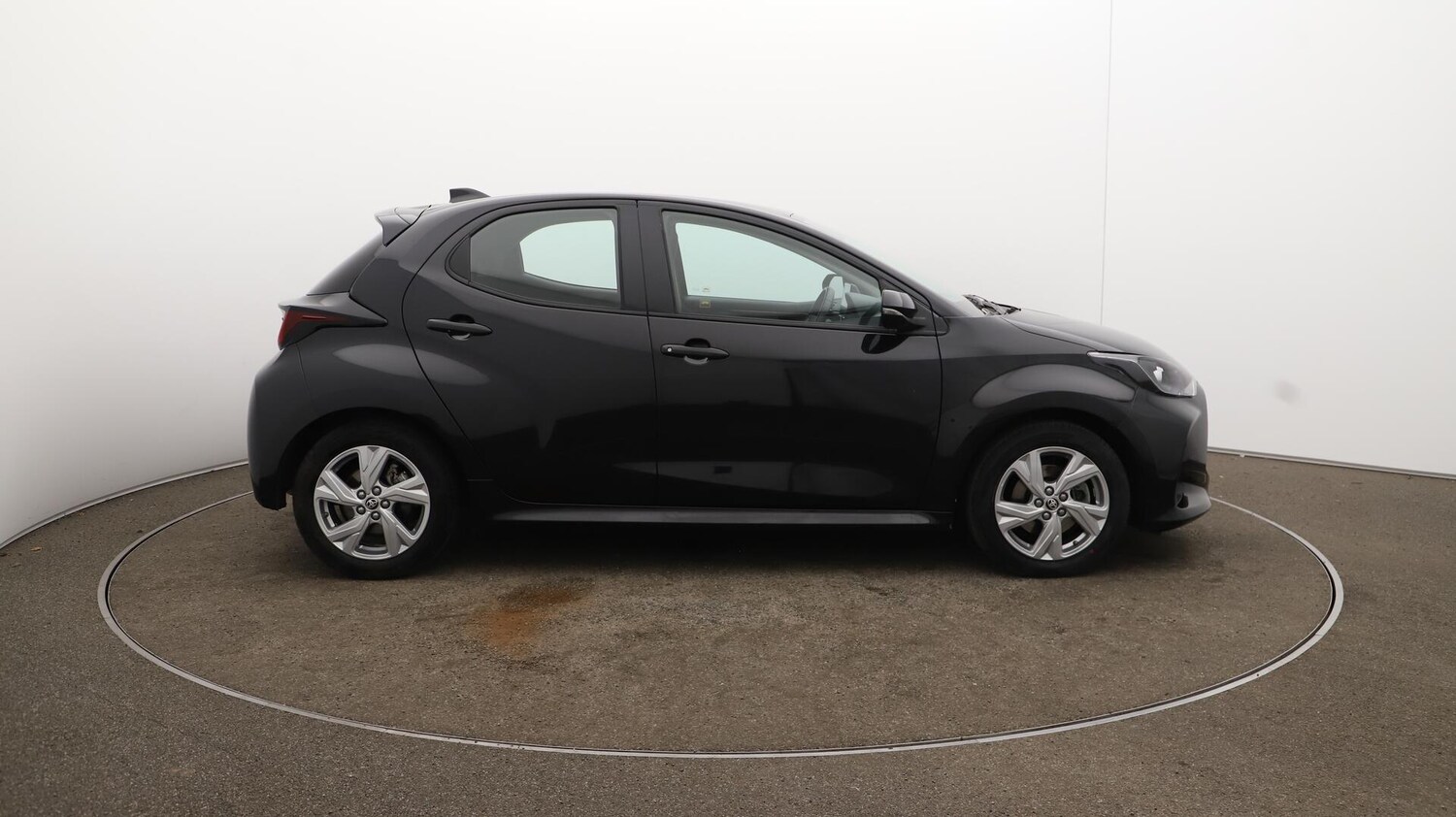 Used Toyota Yaris 2024 for sale - 75838770: Photo 50
