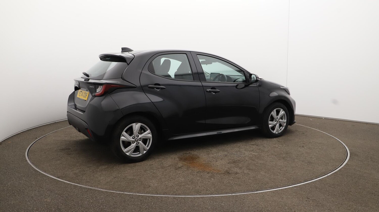 Used Toyota Yaris 2024 for sale - 75838770: Photo 53
