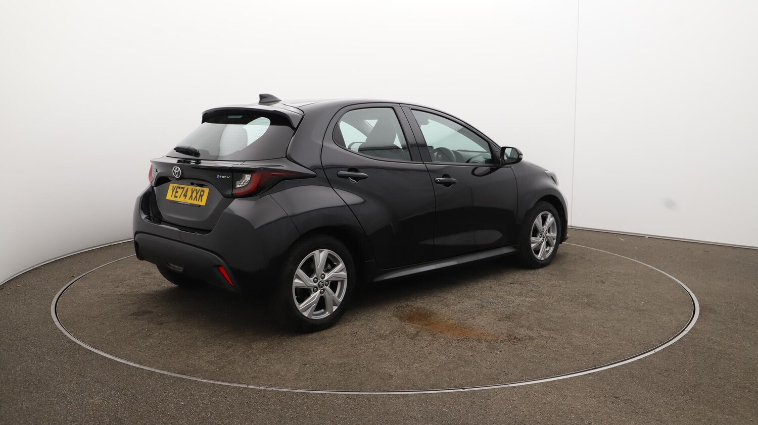 Used Toyota Yaris 2024 for sale - 75838770: Photo 54
