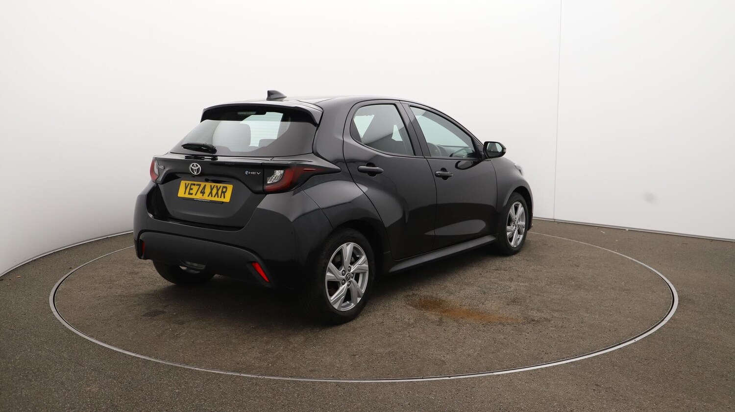 Used Toyota Yaris 2024 for sale - 75838770: Photo 55