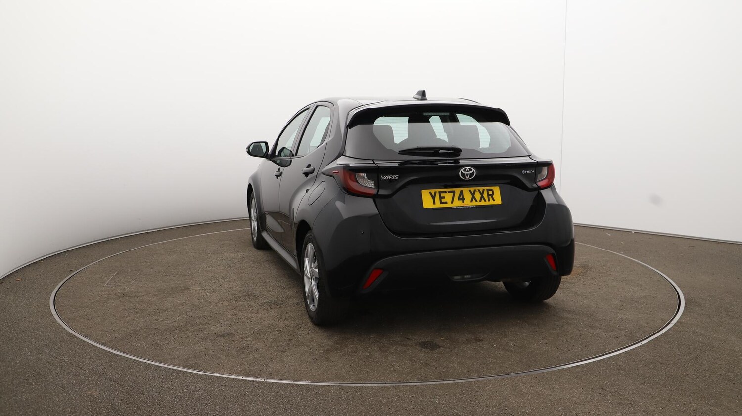 Used Toyota Yaris 2024 for sale - 75838770: Photo 61