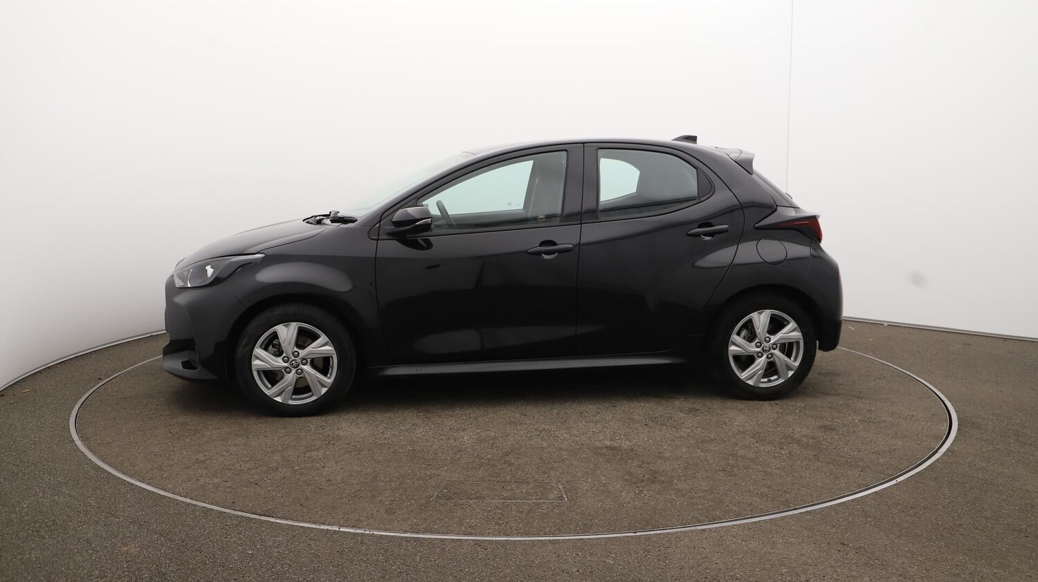 Used Toyota Yaris 2024 for sale - 75838770: Photo 66