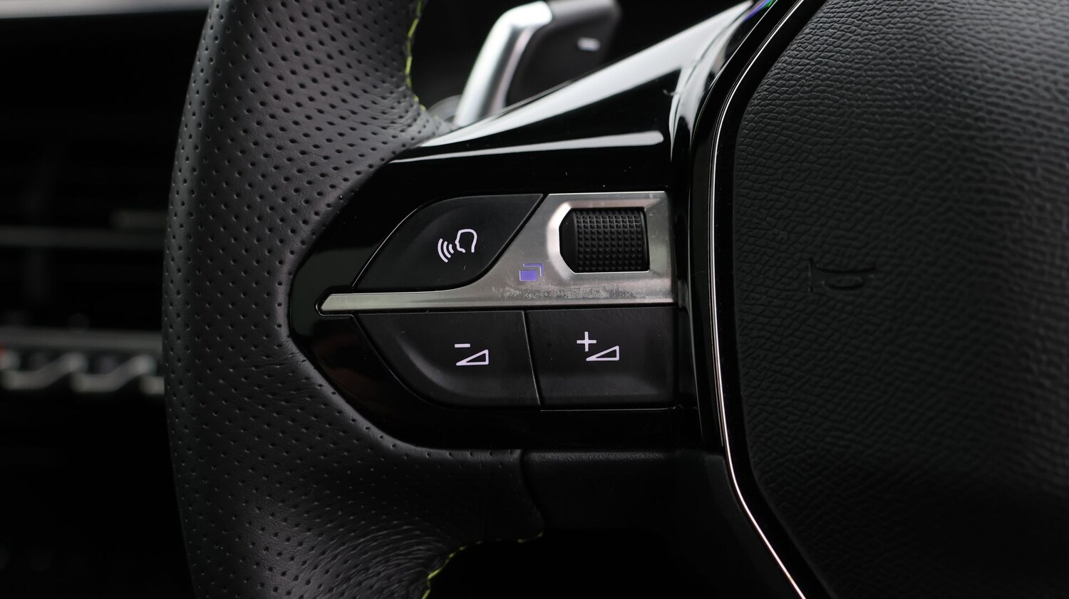 Used Peugeot 2008 for sale - 77872379: Photo 27