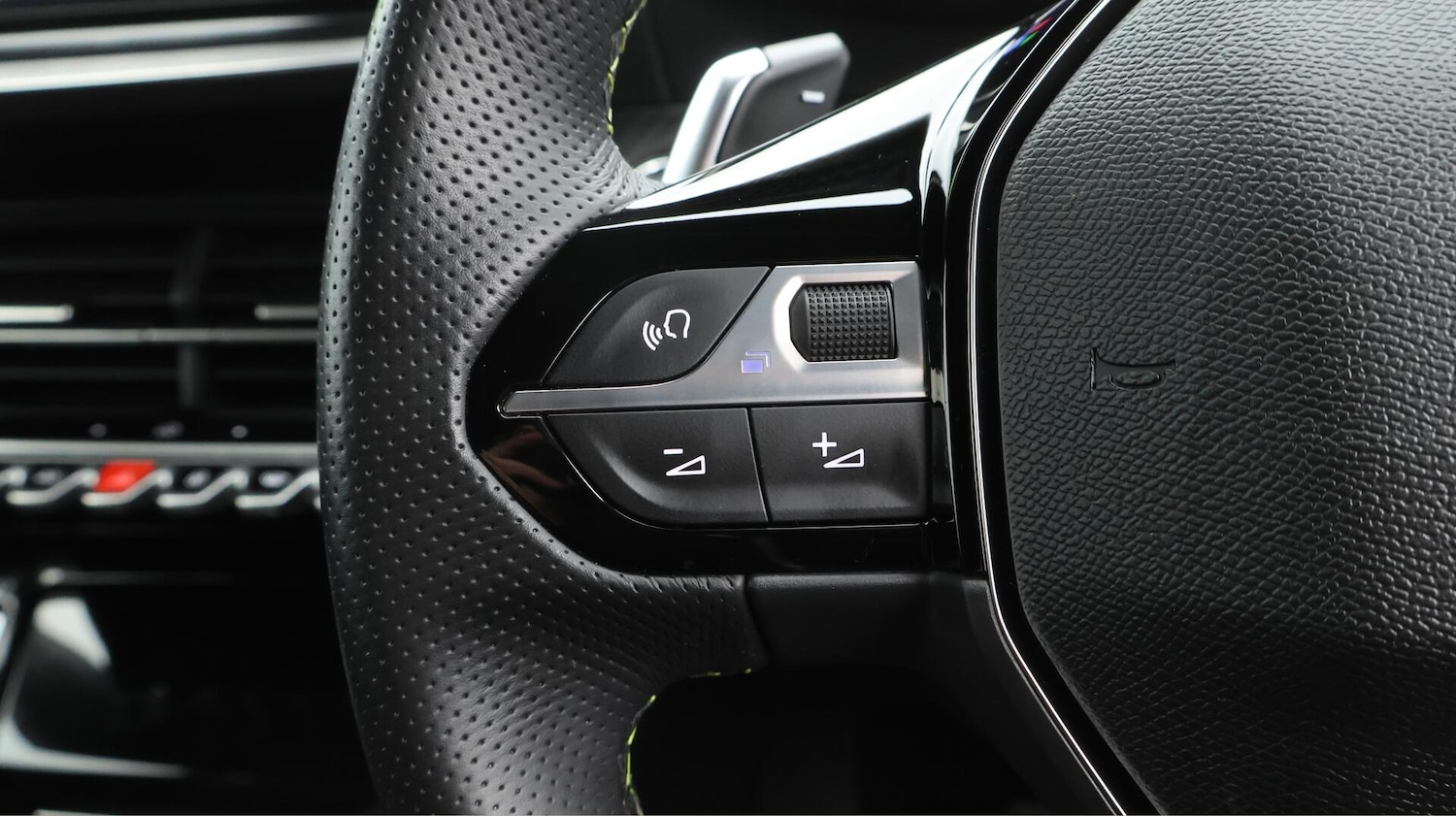 Used Peugeot 2008 2023 for sale - 76151733: Photo 25