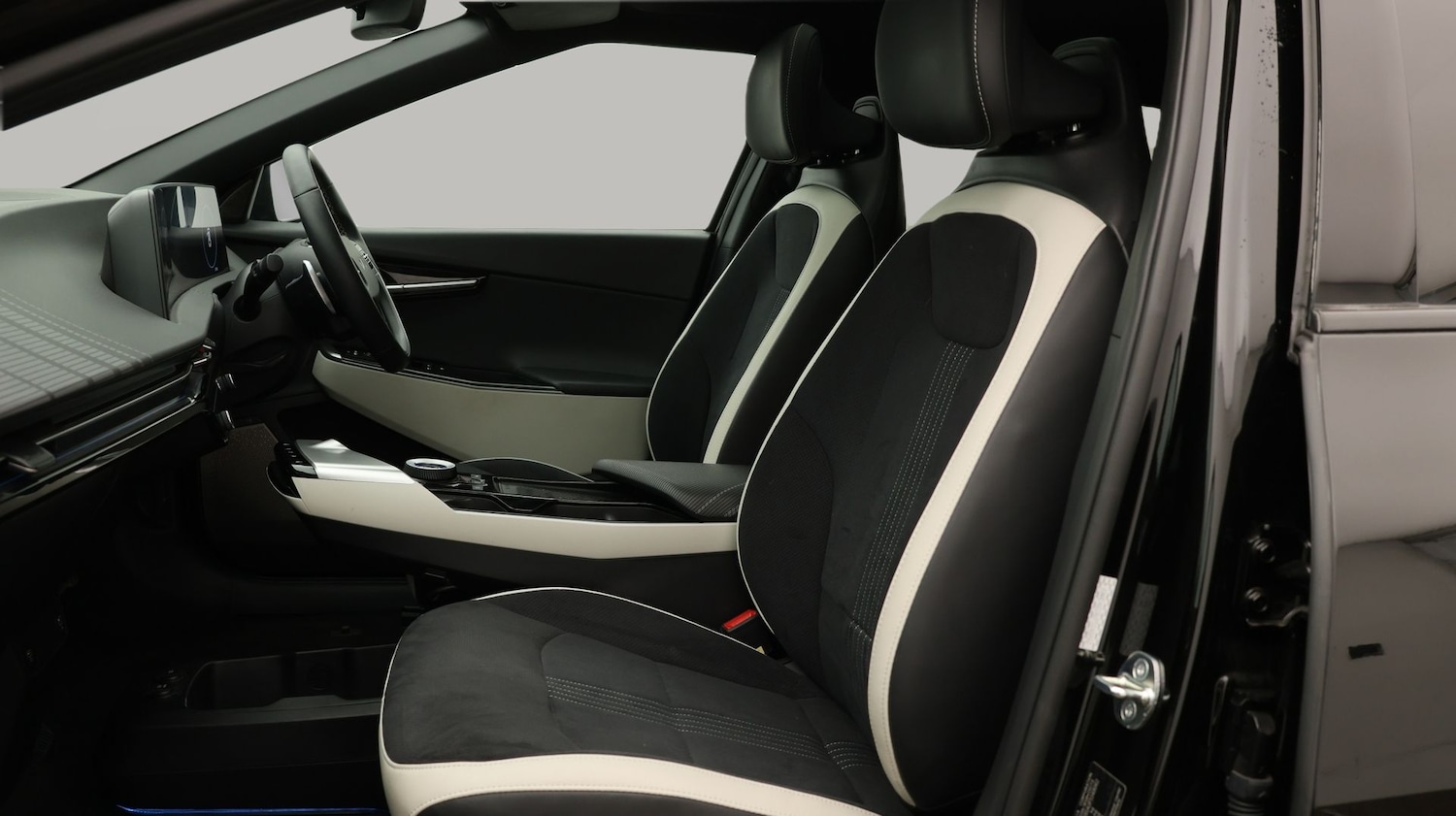 Used Kia EV6 2023 for sale - 77190351: Photo 14