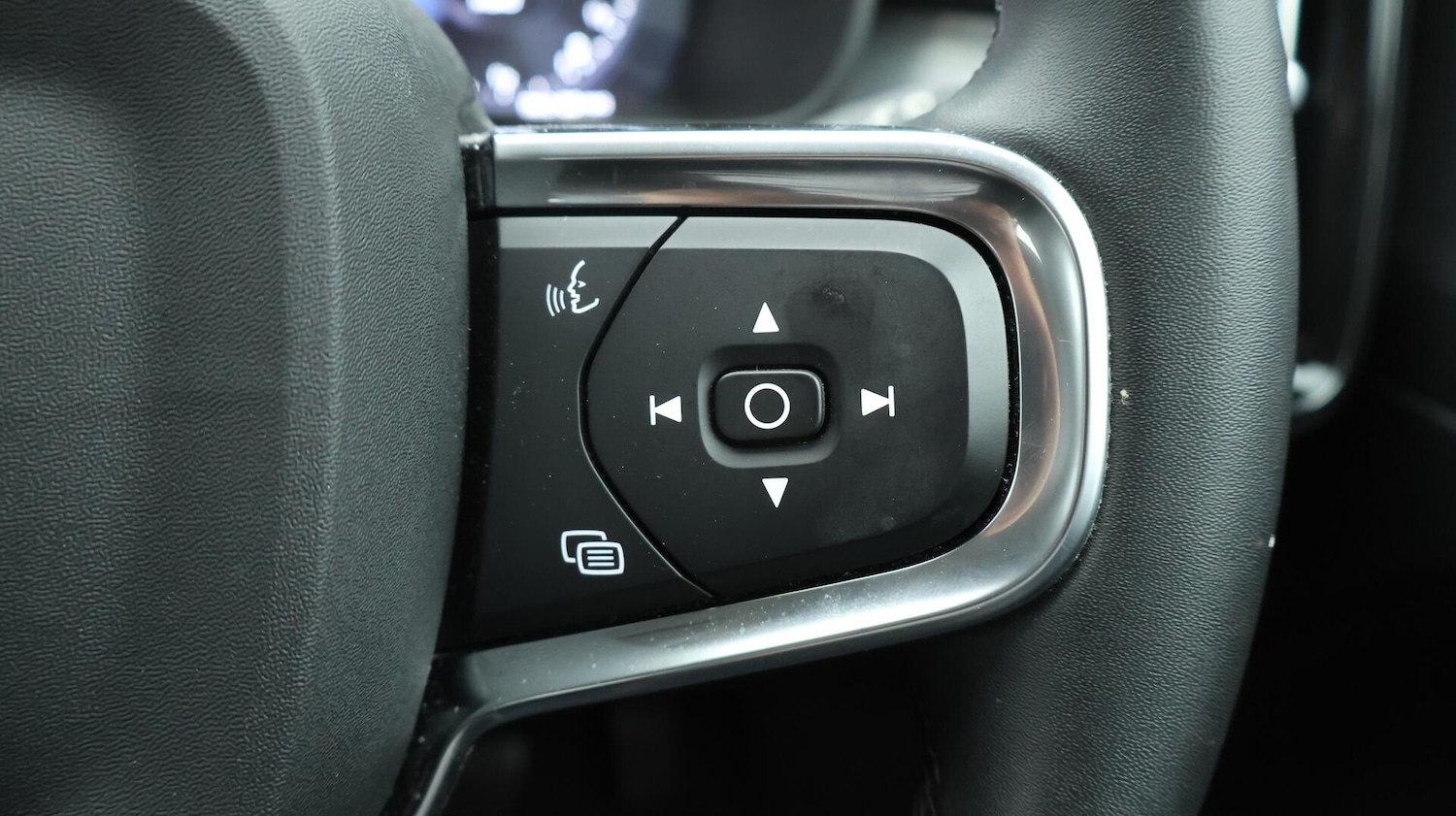 Used Volvo XC40 2021 for sale - 76083730: Photo 24
