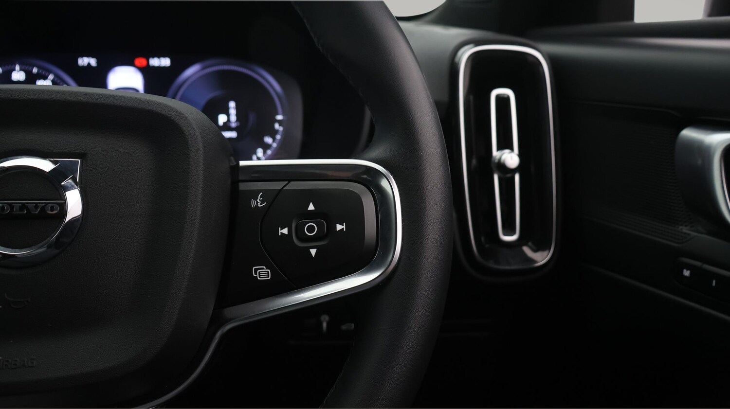 Used Volvo XC40 2021 for sale - 77840064: Photo 26