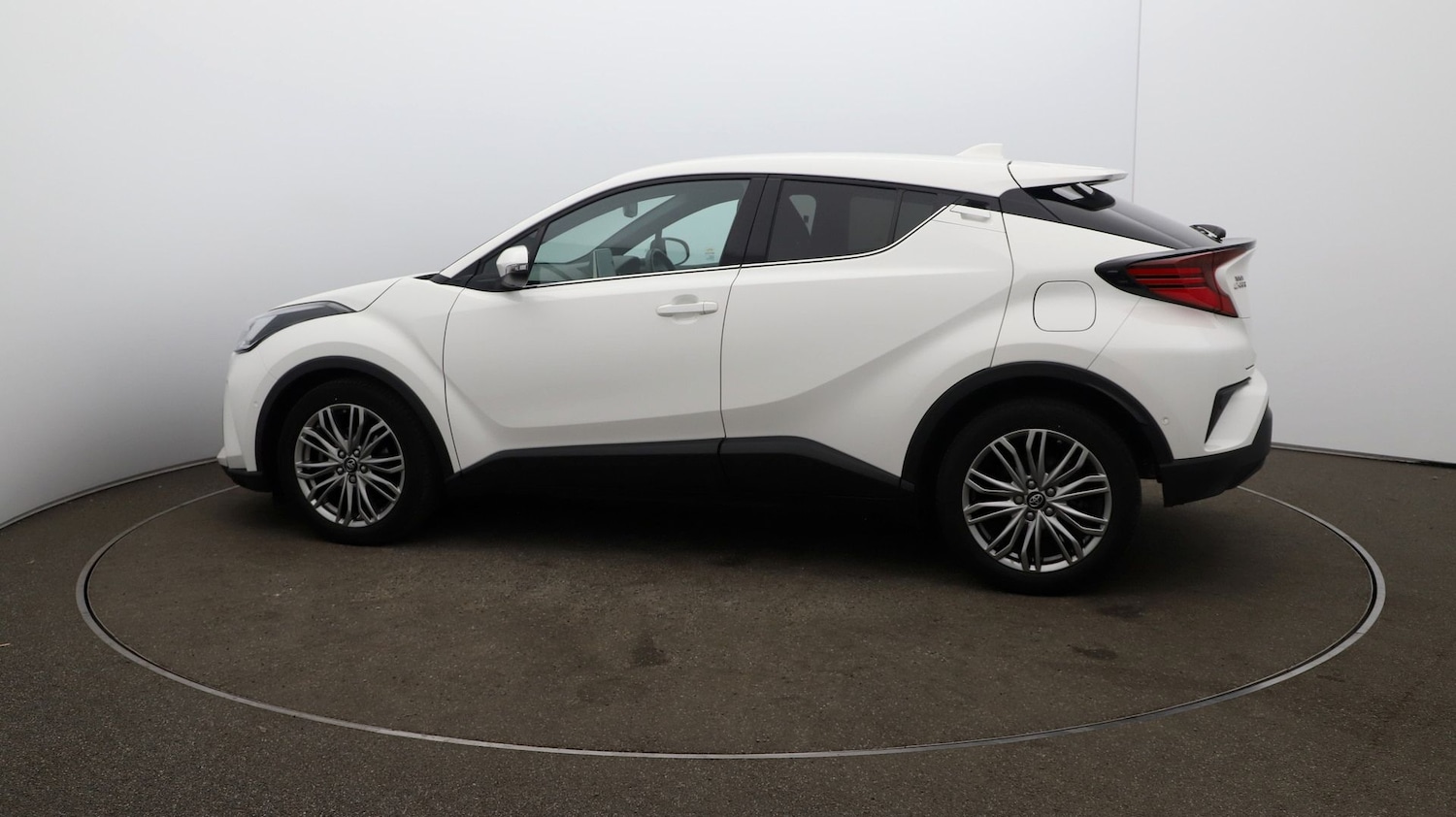 Used Toyota C-HR 2023 for sale - 76809638: Photo 51