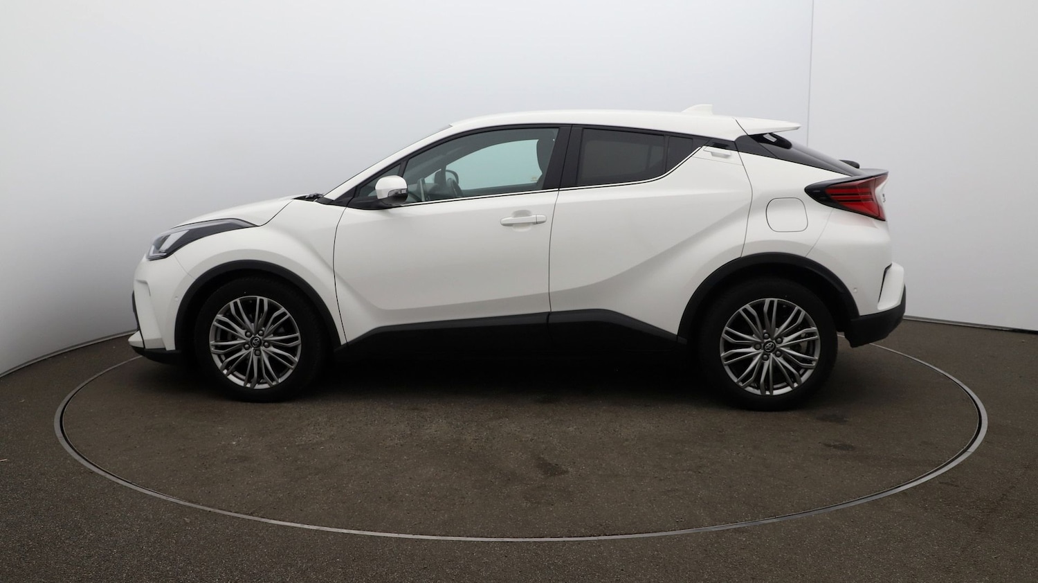 Used Toyota C-HR 2023 for sale - 76809638: Photo 57