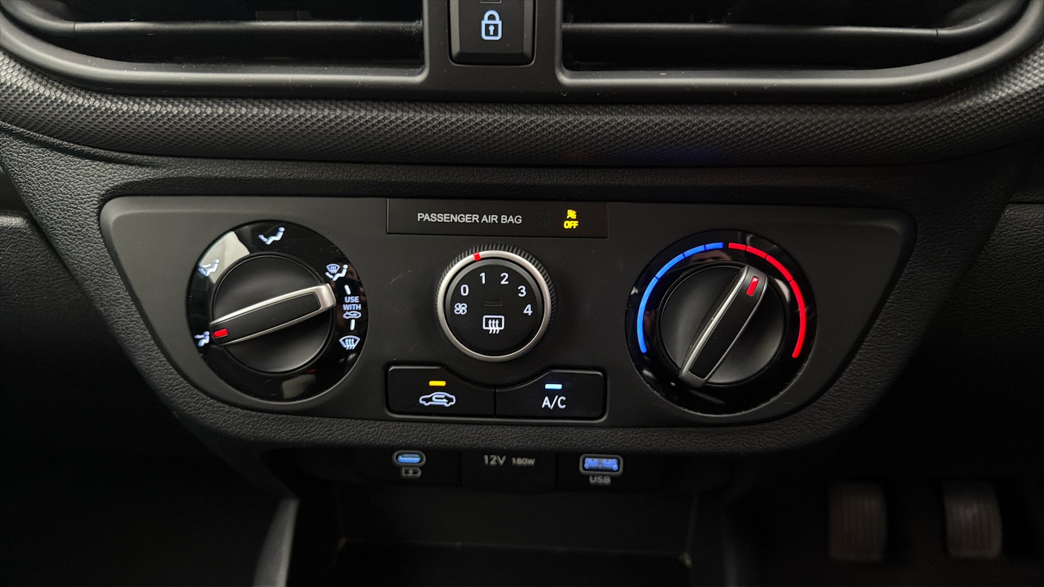 Used Hyundai i10 2023 for sale - 77996894: Photo 11