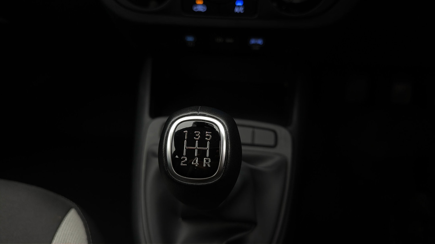 Used Hyundai i10 2023 for sale - 77996894: Photo 24