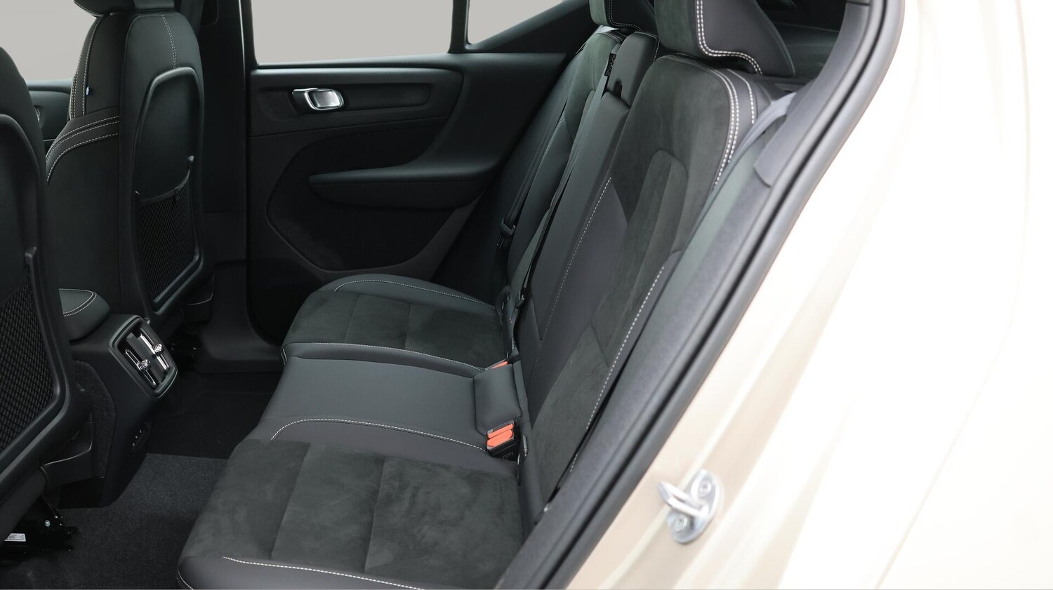Used Volvo XC40 2023 for sale - 76084141: Photo 17