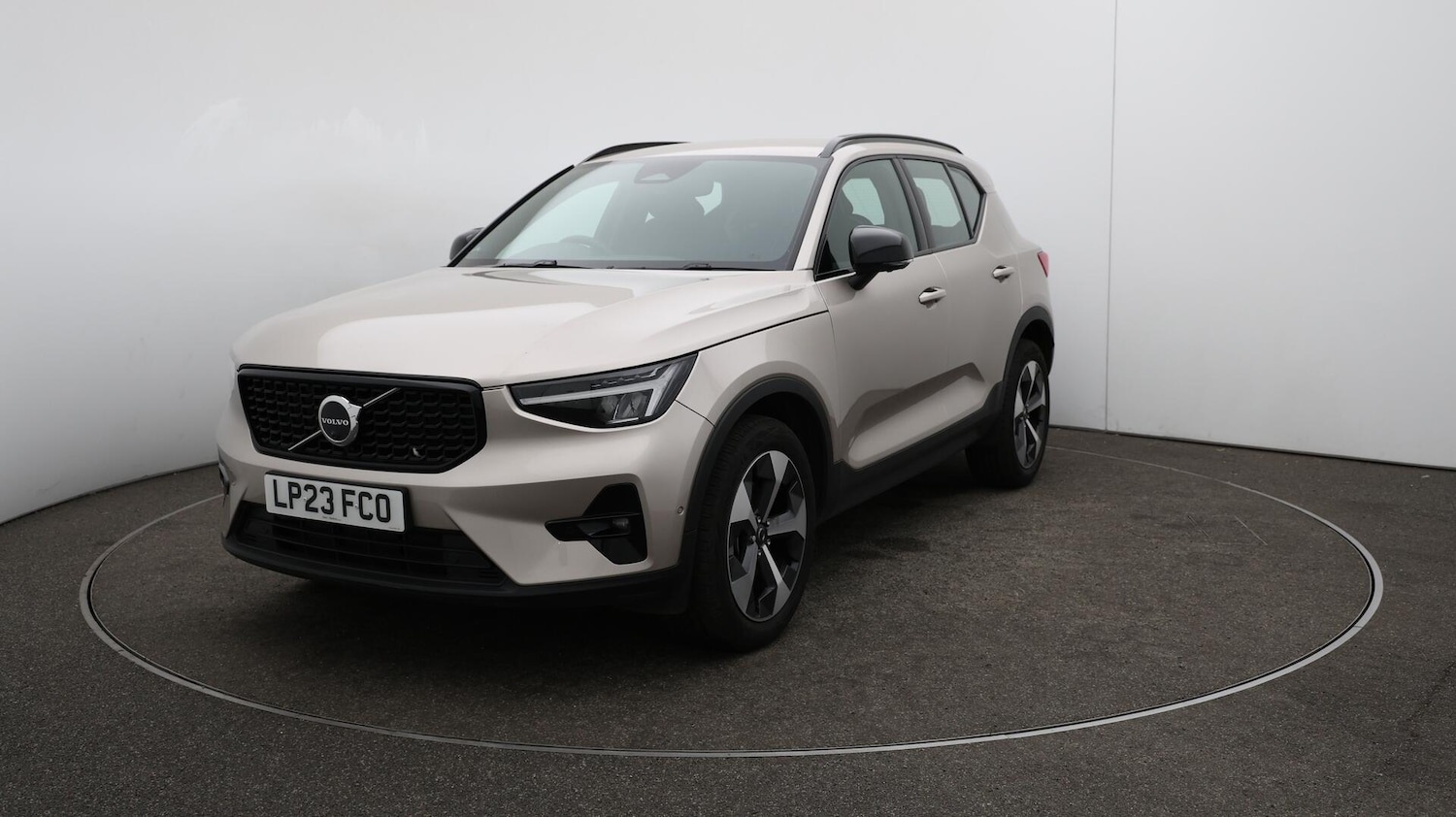Used Volvo XC40 2023 for sale - 76084141: Photo 37