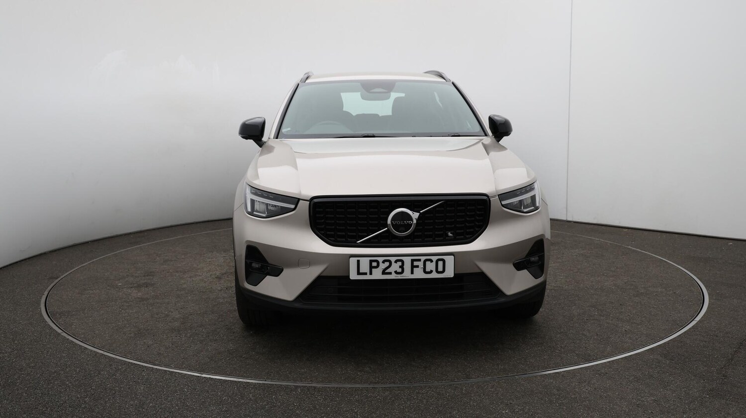 Used Volvo XC40 2023 for sale - 76084141: Photo 40