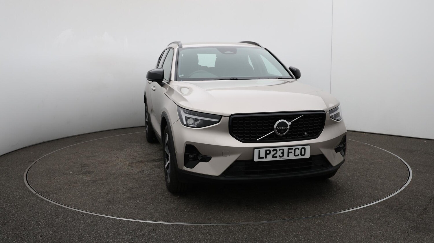 Used Volvo XC40 2023 for sale - 76084141: Photo 41