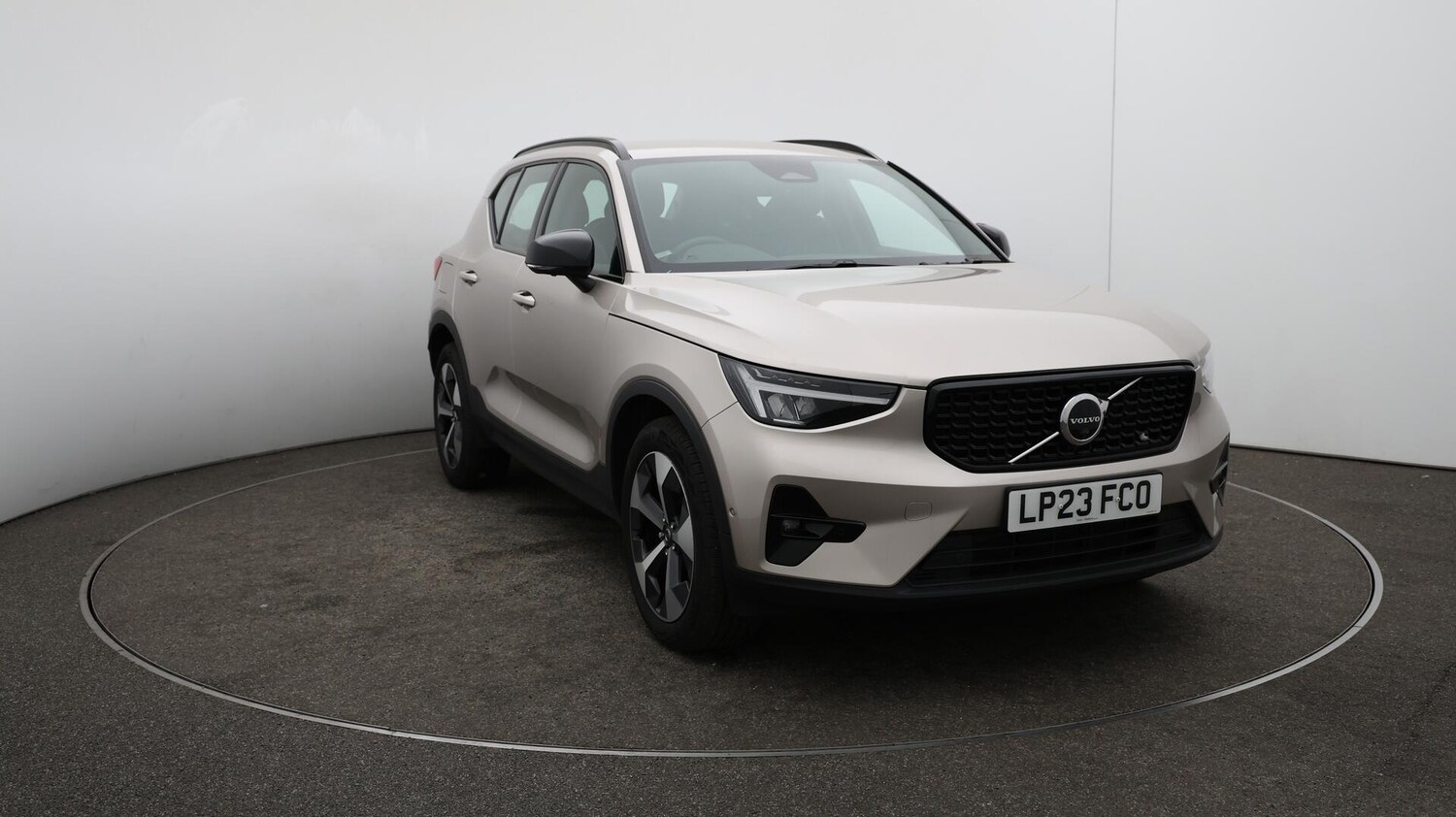 Used Volvo XC40 2023 for sale - 76084141: Photo 42