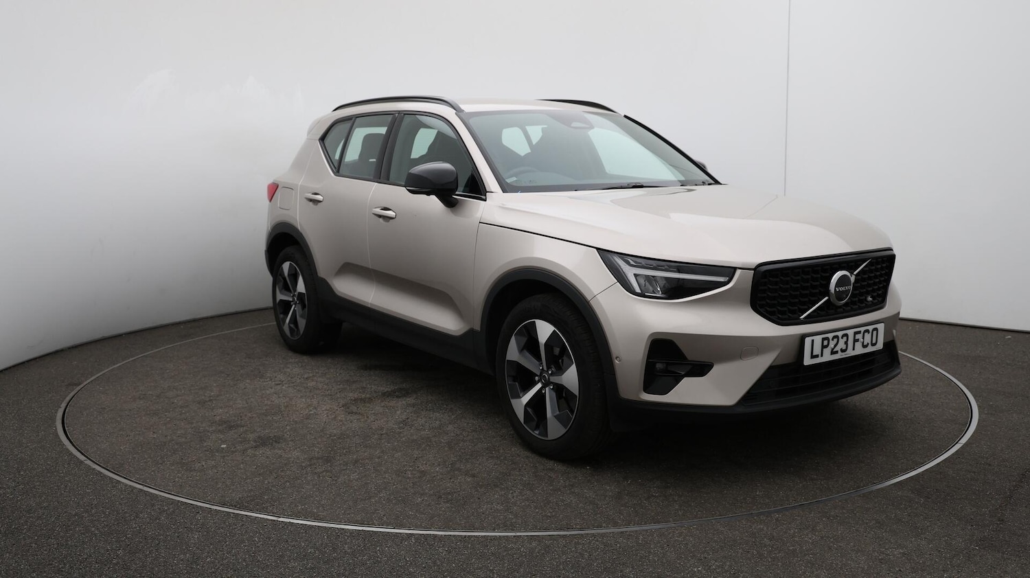 Used Volvo XC40 2023 for sale - 76084141: Photo 43