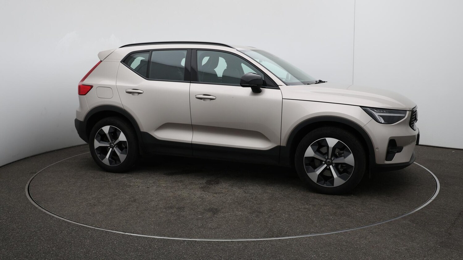 Used Volvo XC40 2023 for sale - 76084141: Photo 46