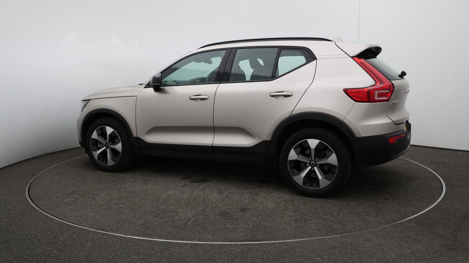 Used Volvo XC40 2023 for sale - 76084141: Photo 47