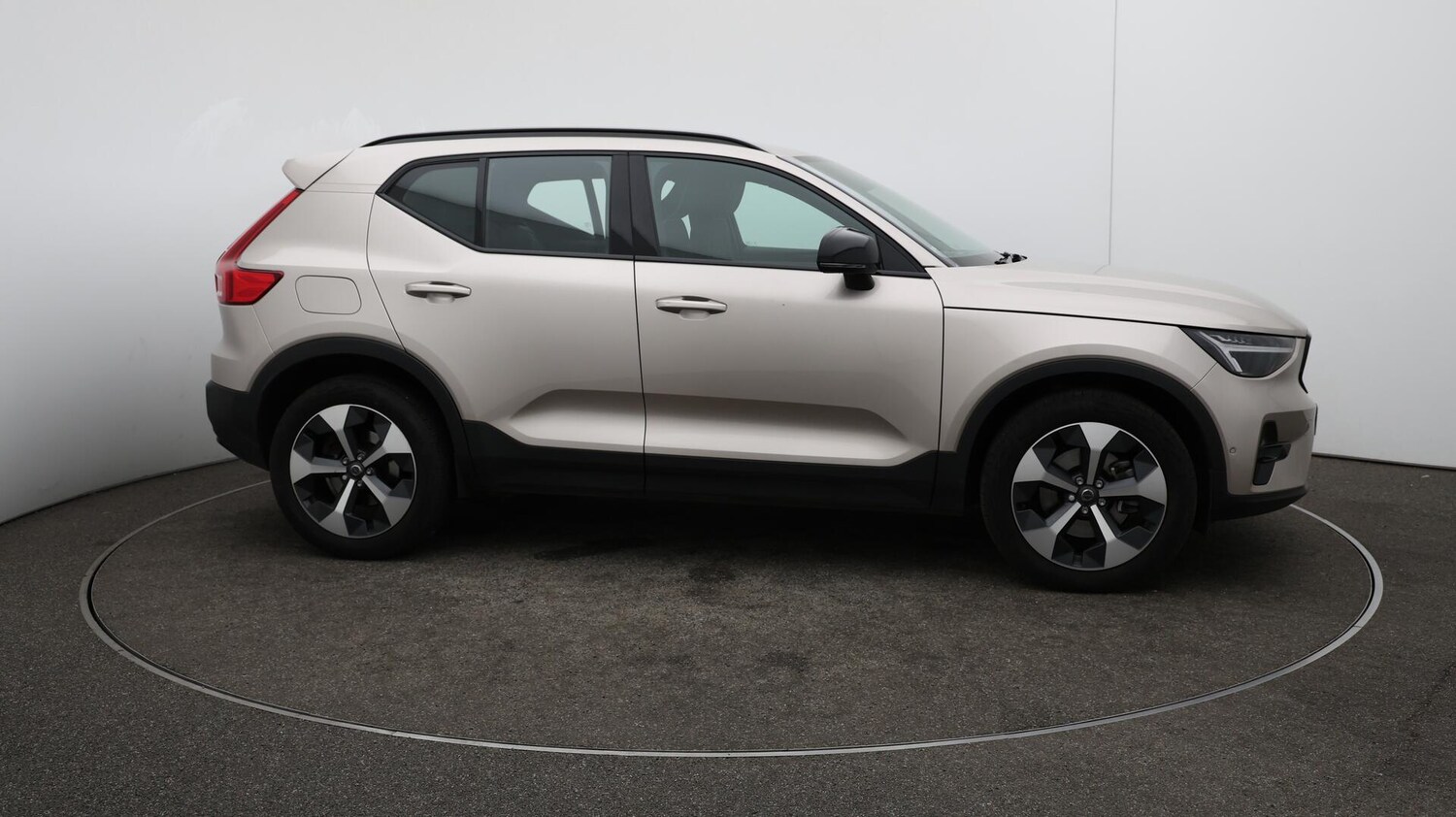 Used Volvo XC40 2023 for sale - 76084141: Photo 48