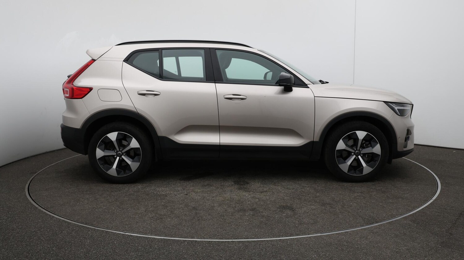 Used Volvo XC40 2023 for sale - 76084141: Photo 49