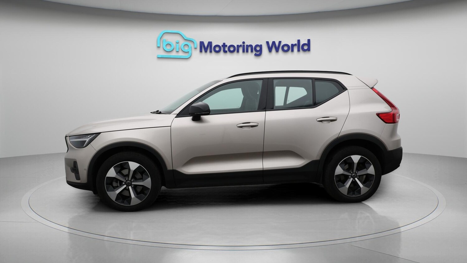 Used Volvo XC40 2023 for sale - 76084141: Photo 5