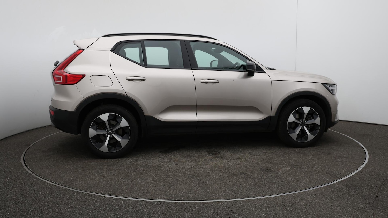 Used Volvo XC40 2023 for sale - 76084141: Photo 50