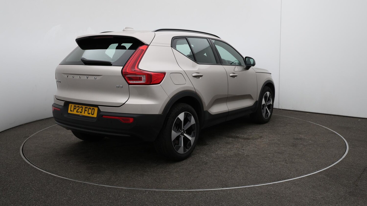 Used Volvo XC40 2023 for sale - 76084141: Photo 54