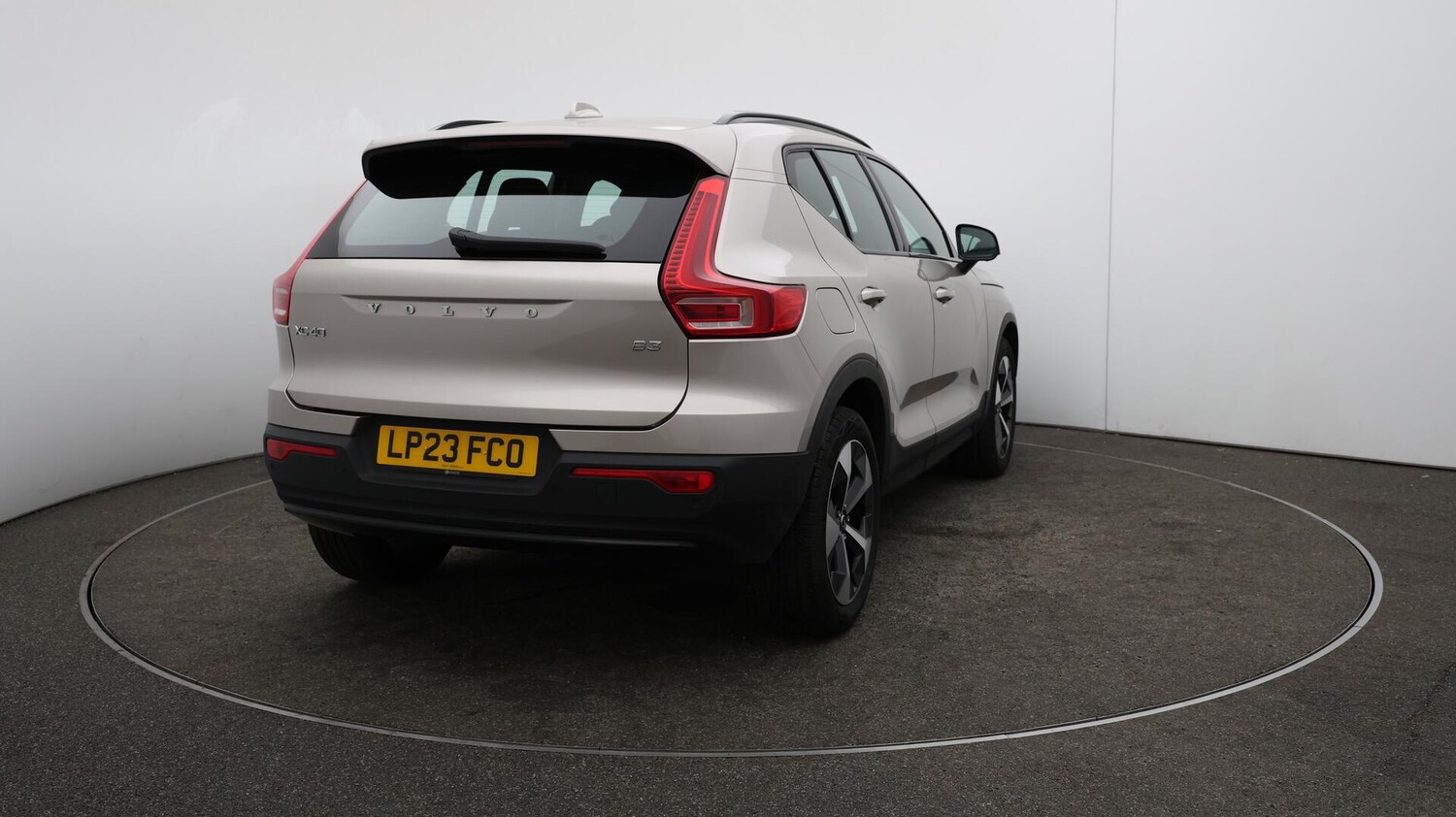 Used Volvo XC40 2023 for sale - 76084141: Photo 55