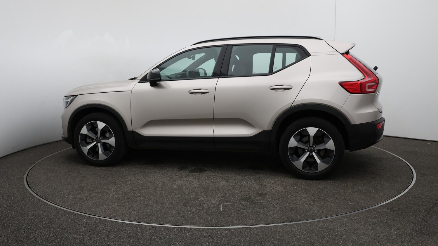 Used Volvo XC40 2023 for sale - 76084141: Photo 58