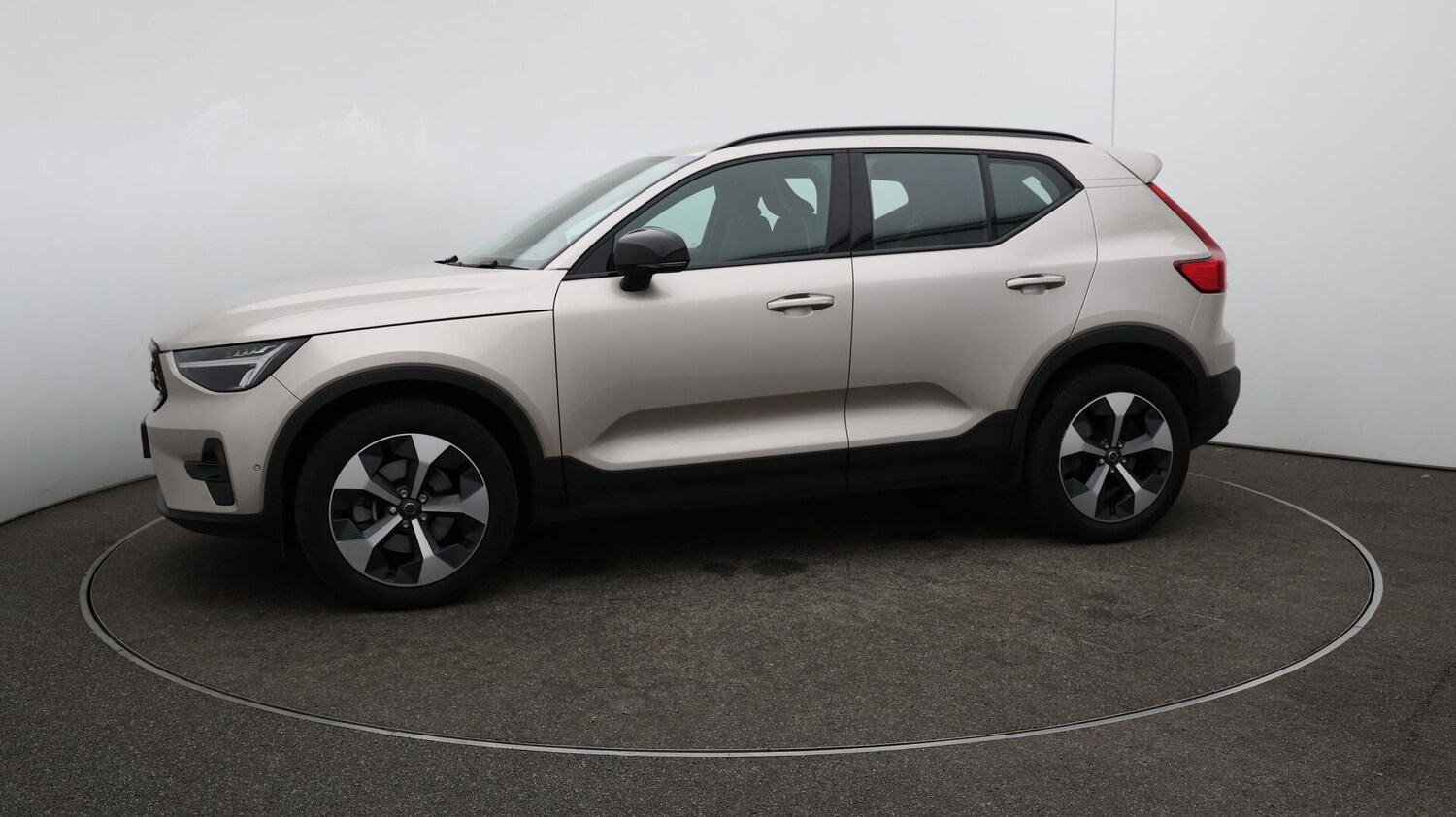 Used Volvo XC40 2023 for sale - 76084141: Photo 66