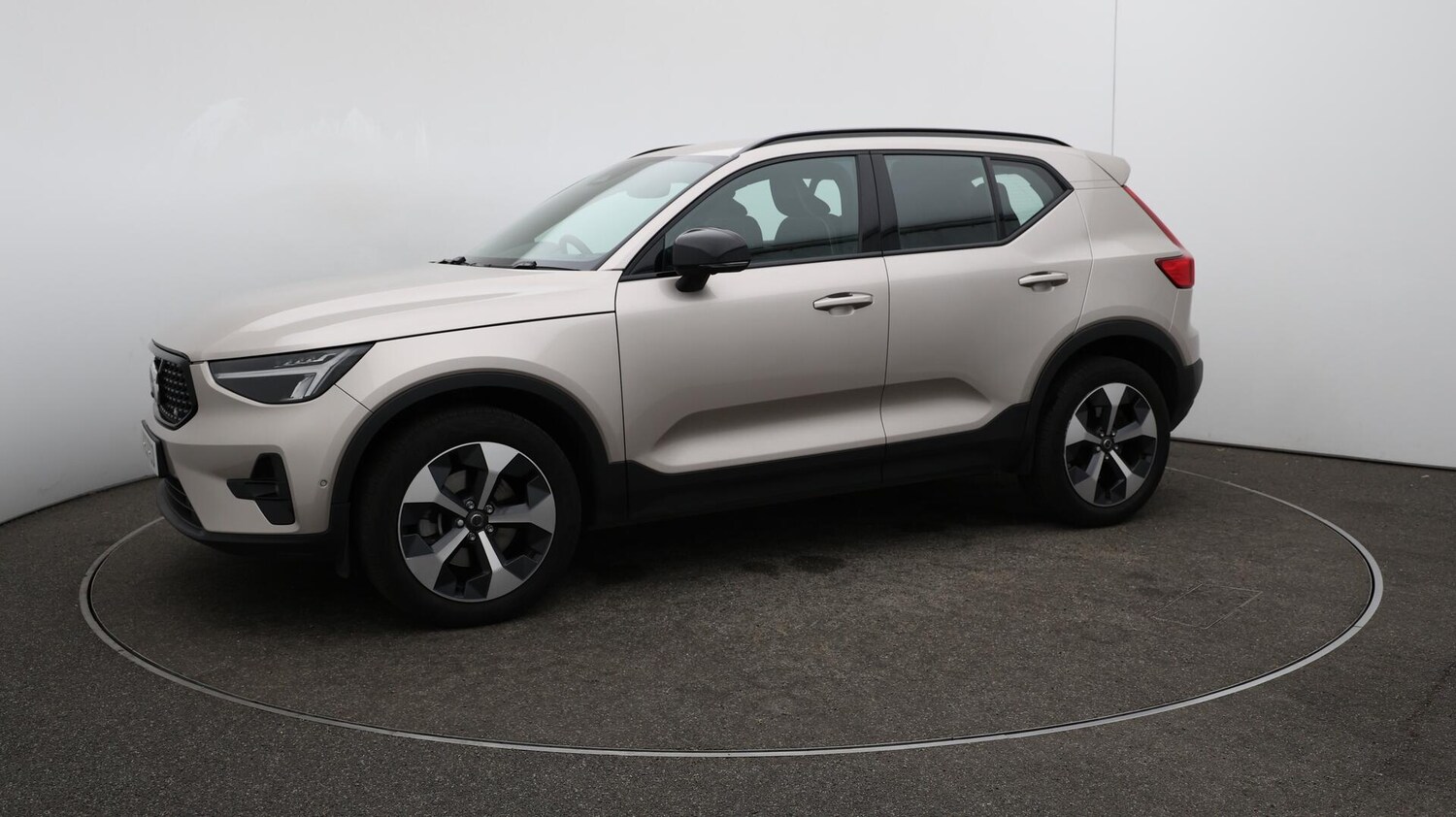 Used Volvo XC40 2023 for sale - 76084141: Photo 67