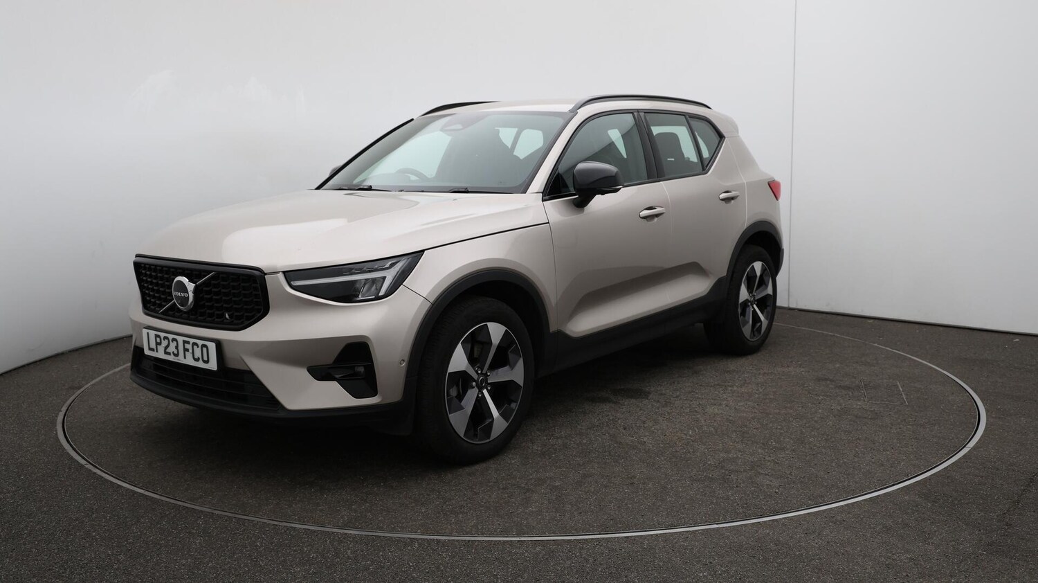 Used Volvo XC40 2023 for sale - 76084141: Photo 69