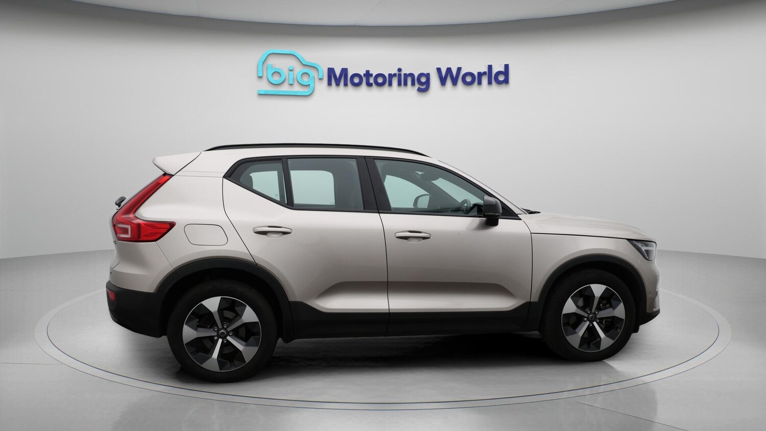 Used Volvo XC40 2023 for sale - 76084141: Photo 9
