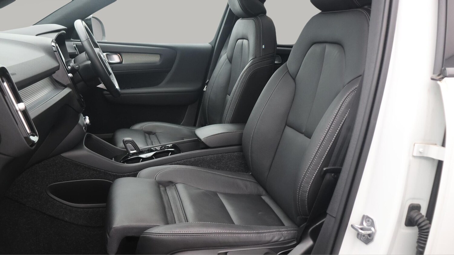 Used Volvo XC40 2021 for sale - 76306899: Photo 15