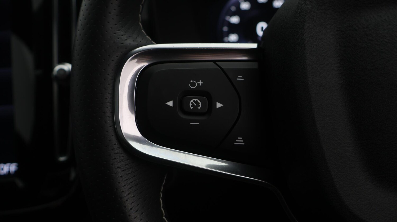 Used Volvo XC40 2021 for sale - 76306899: Photo 27