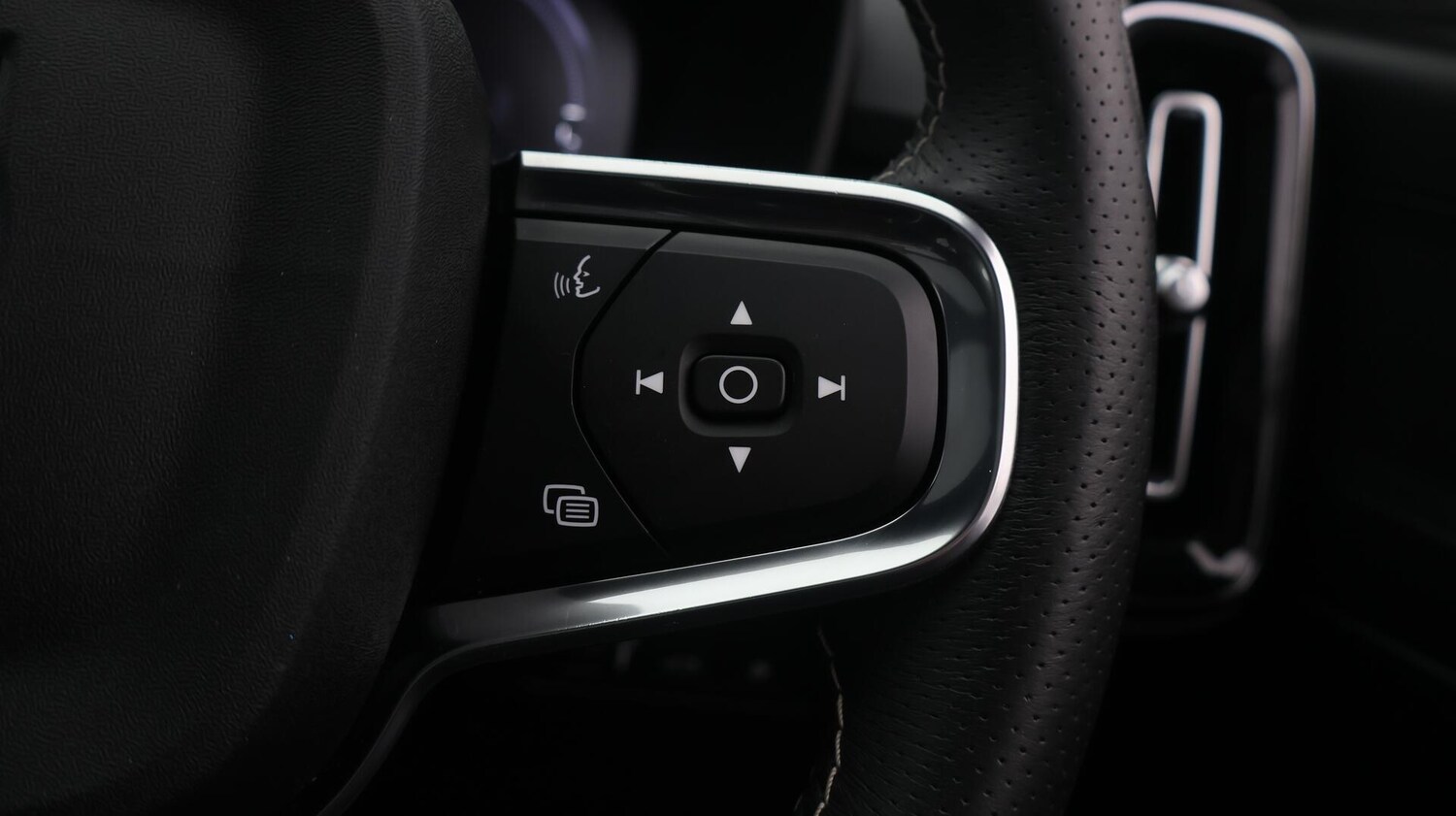 Used Volvo XC40 2021 for sale - 76306899: Photo 28