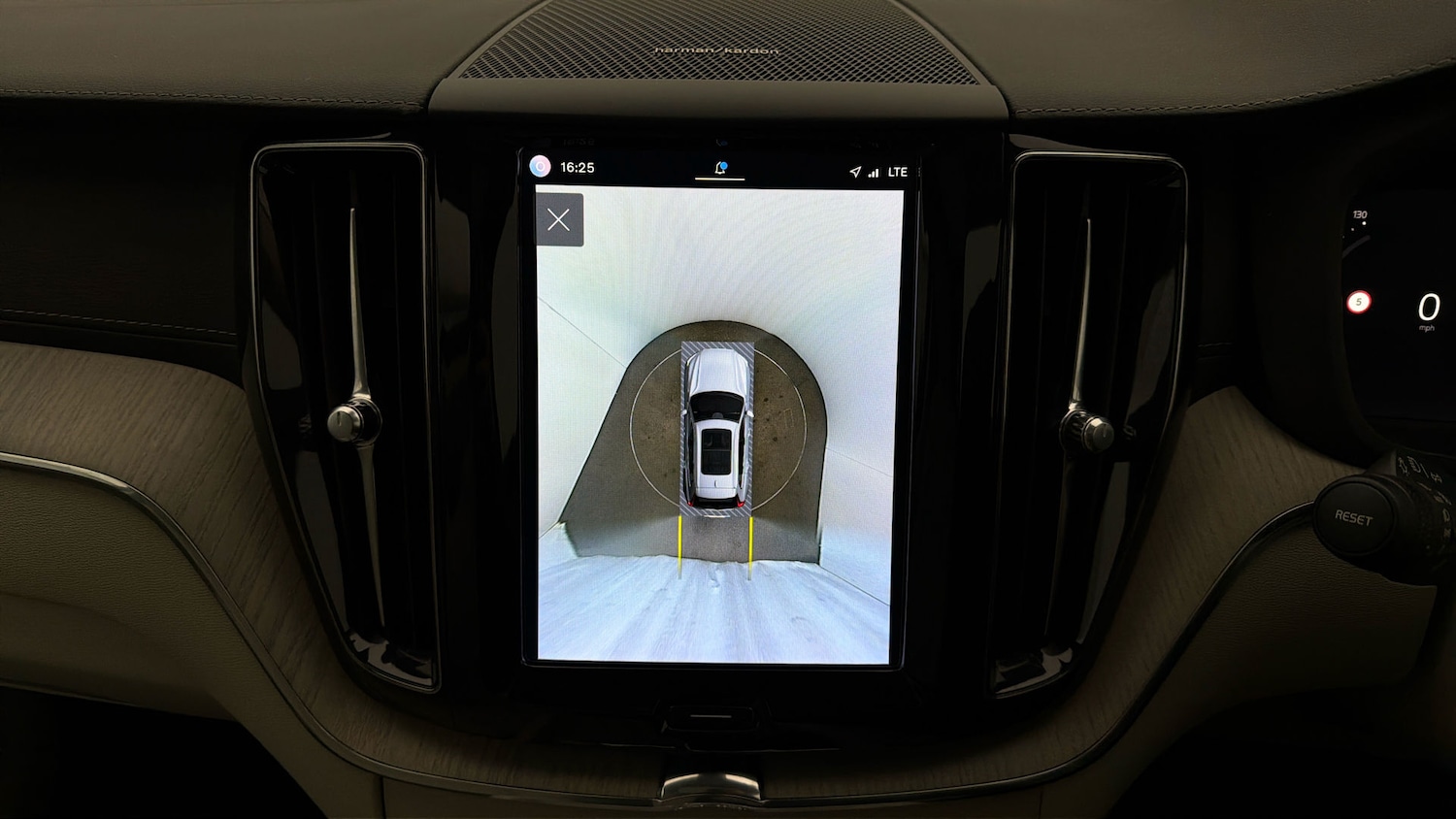 Used Volvo XC60 2022 for sale - 78027595: Photo 25