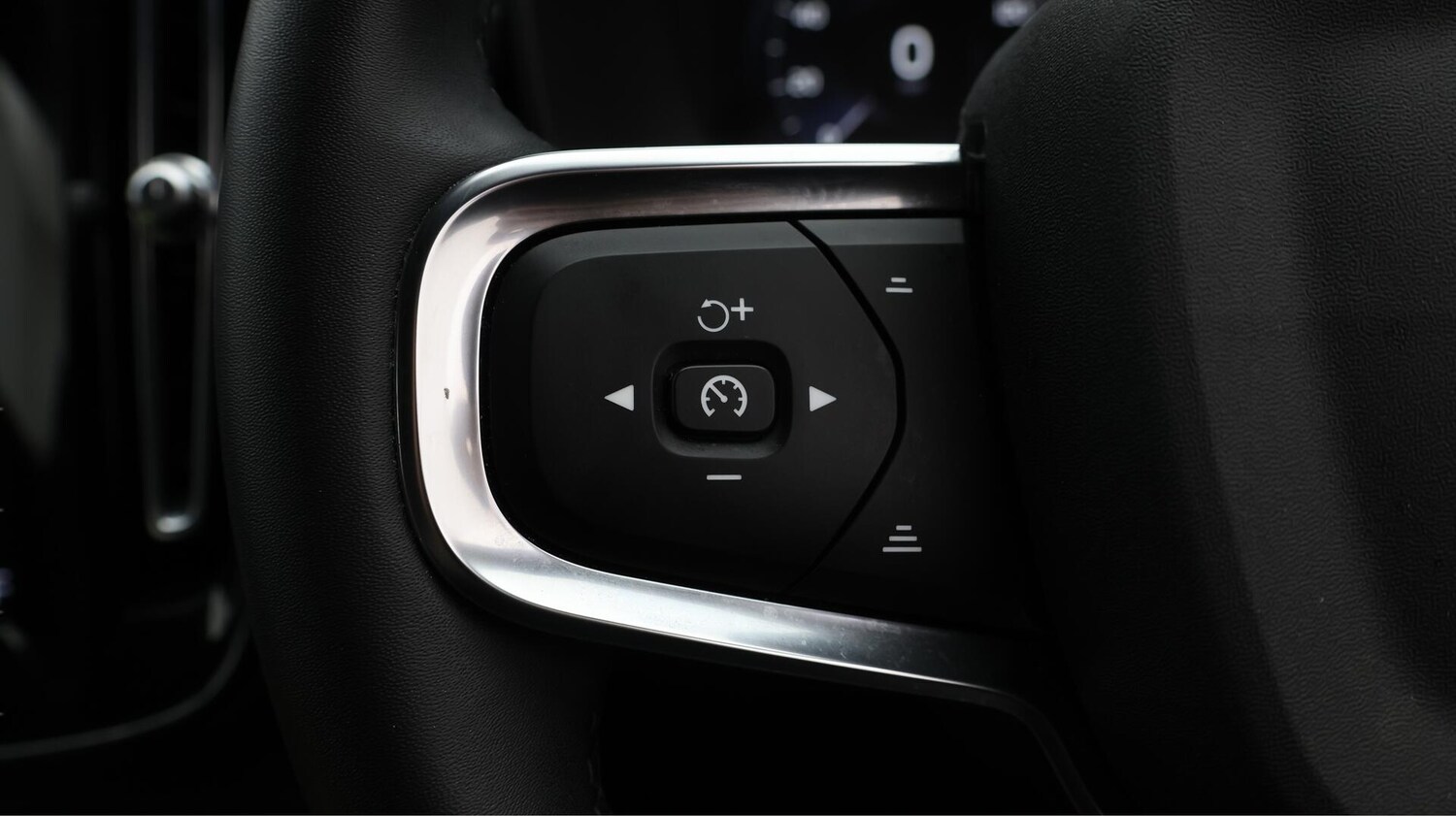 Used Volvo XC40 2022 for sale - 76538411: Photo 24