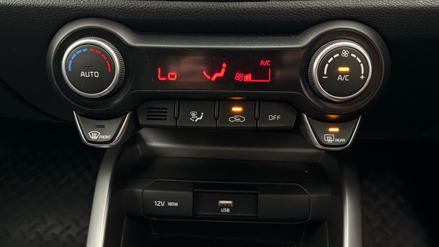 Used Kia Stonic 2021 for sale - 77836289: Photo 11