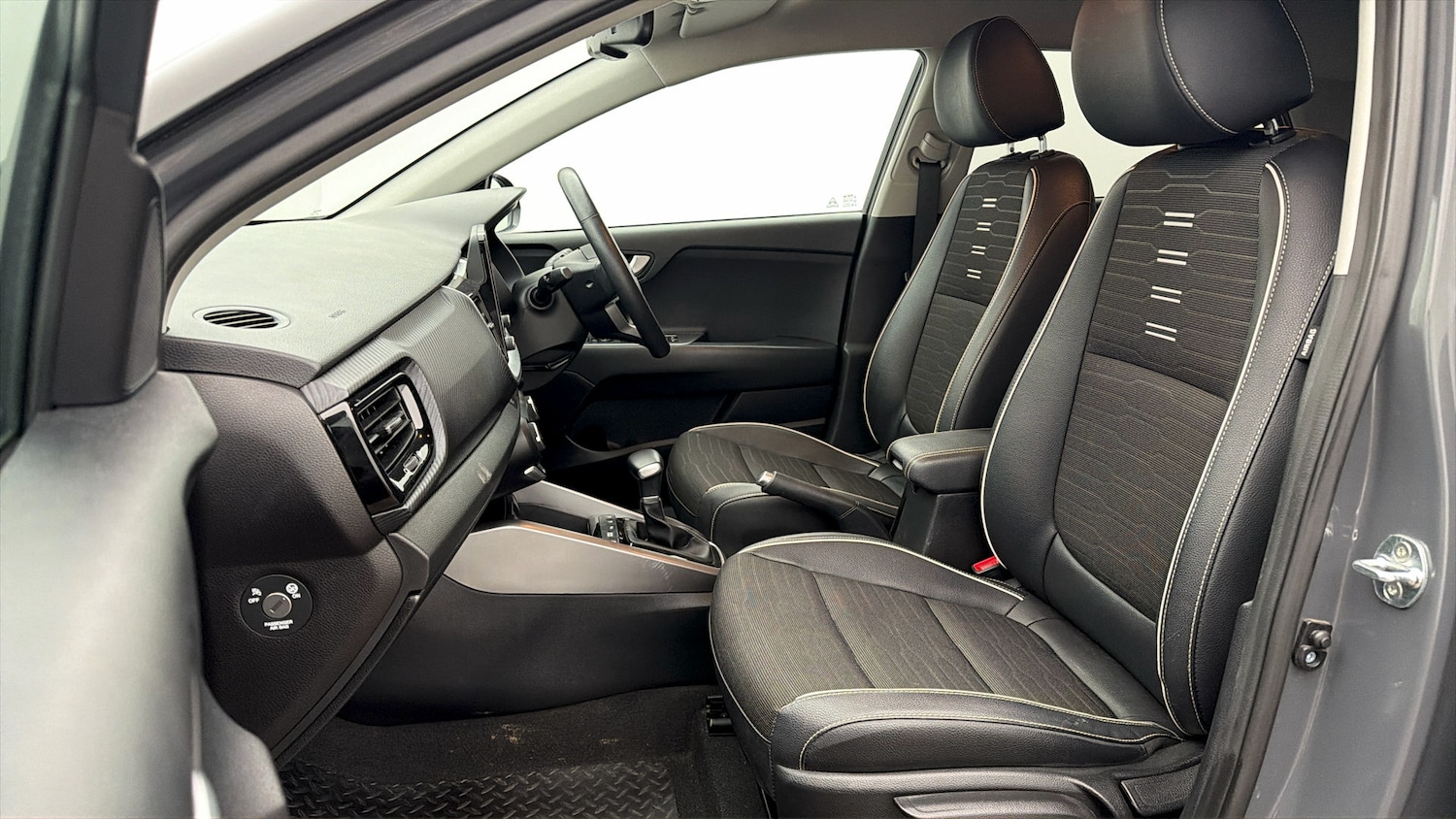 Used Kia Stonic 2021 for sale - 77836289: Photo 13