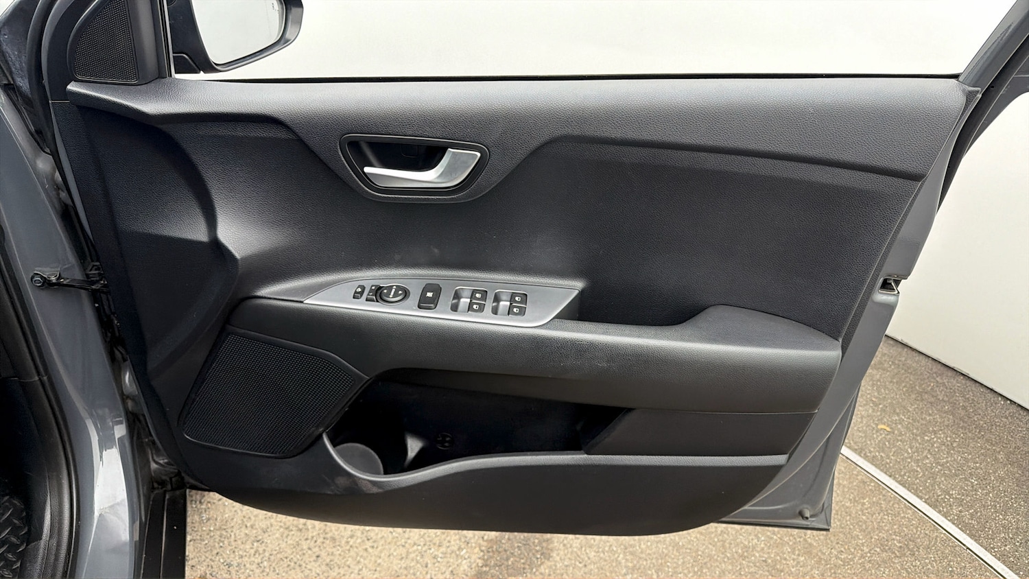 Used Kia Stonic 2021 for sale - 77836289: Photo 14