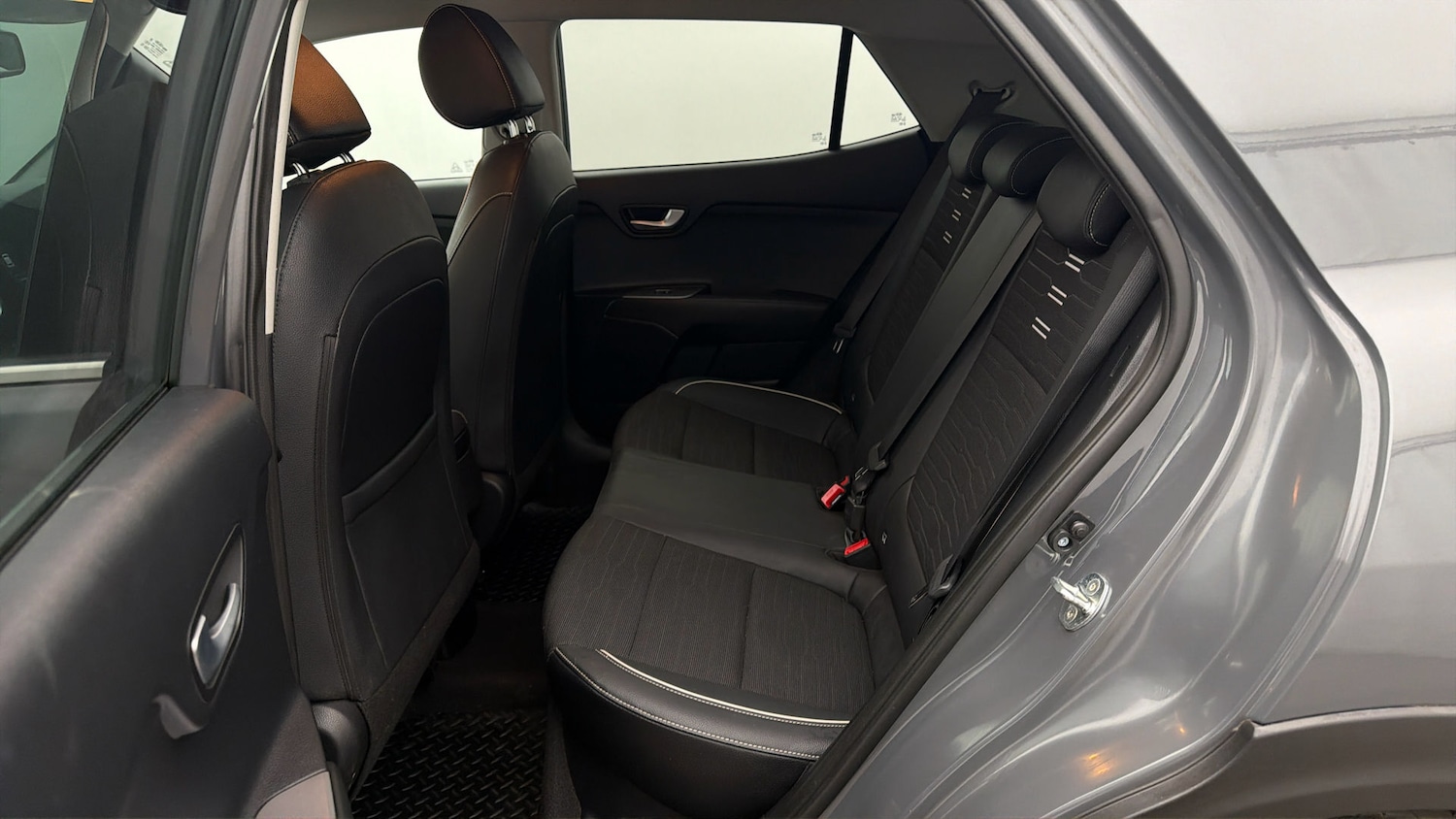 Used Kia Stonic 2021 for sale - 77836289: Photo 15