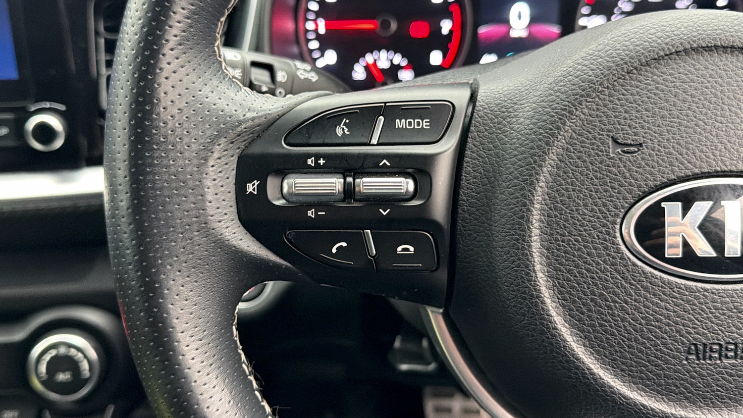 Used Kia Stonic 2021 for sale - 77836289: Photo 22