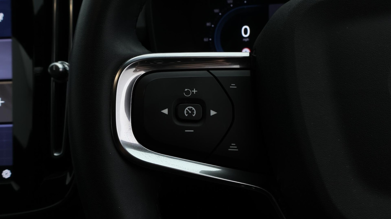 Used Volvo XC40 2021 for sale - 76001109: Photo 25