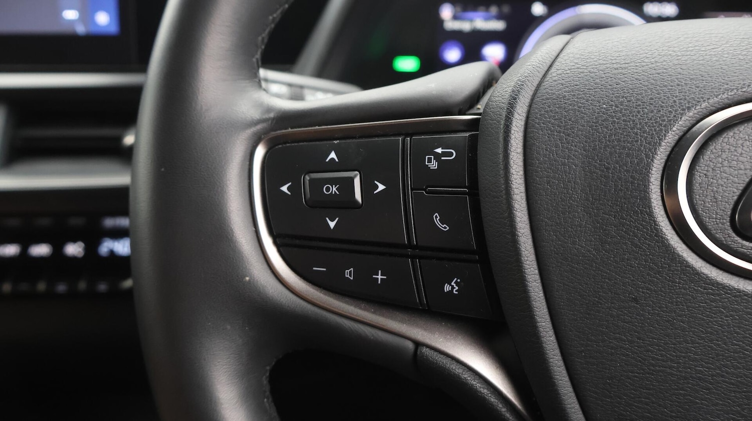 Used Lexus UX 2023 for sale - 76388642: Photo 25